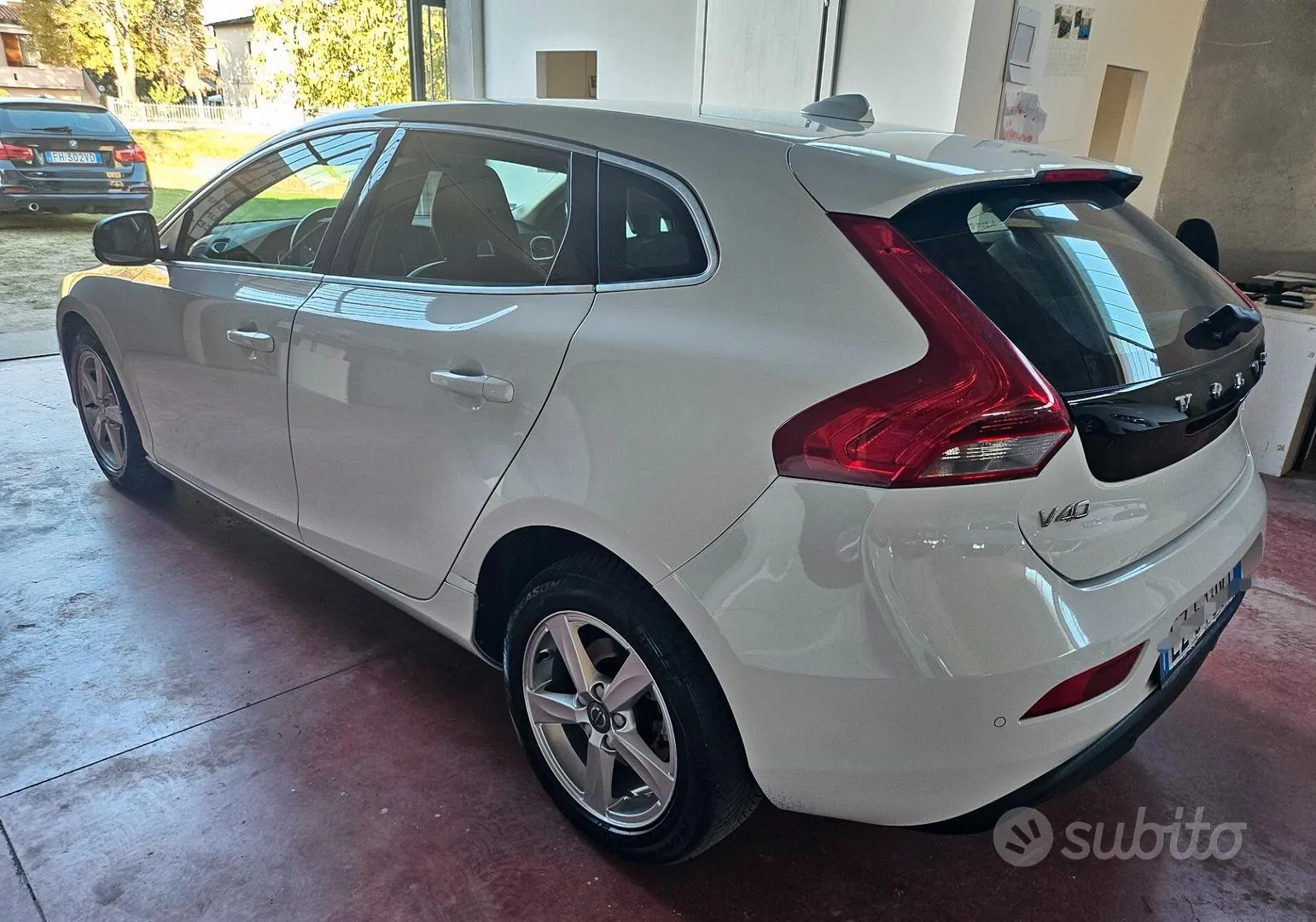 Volvo V40 2015 photo 3