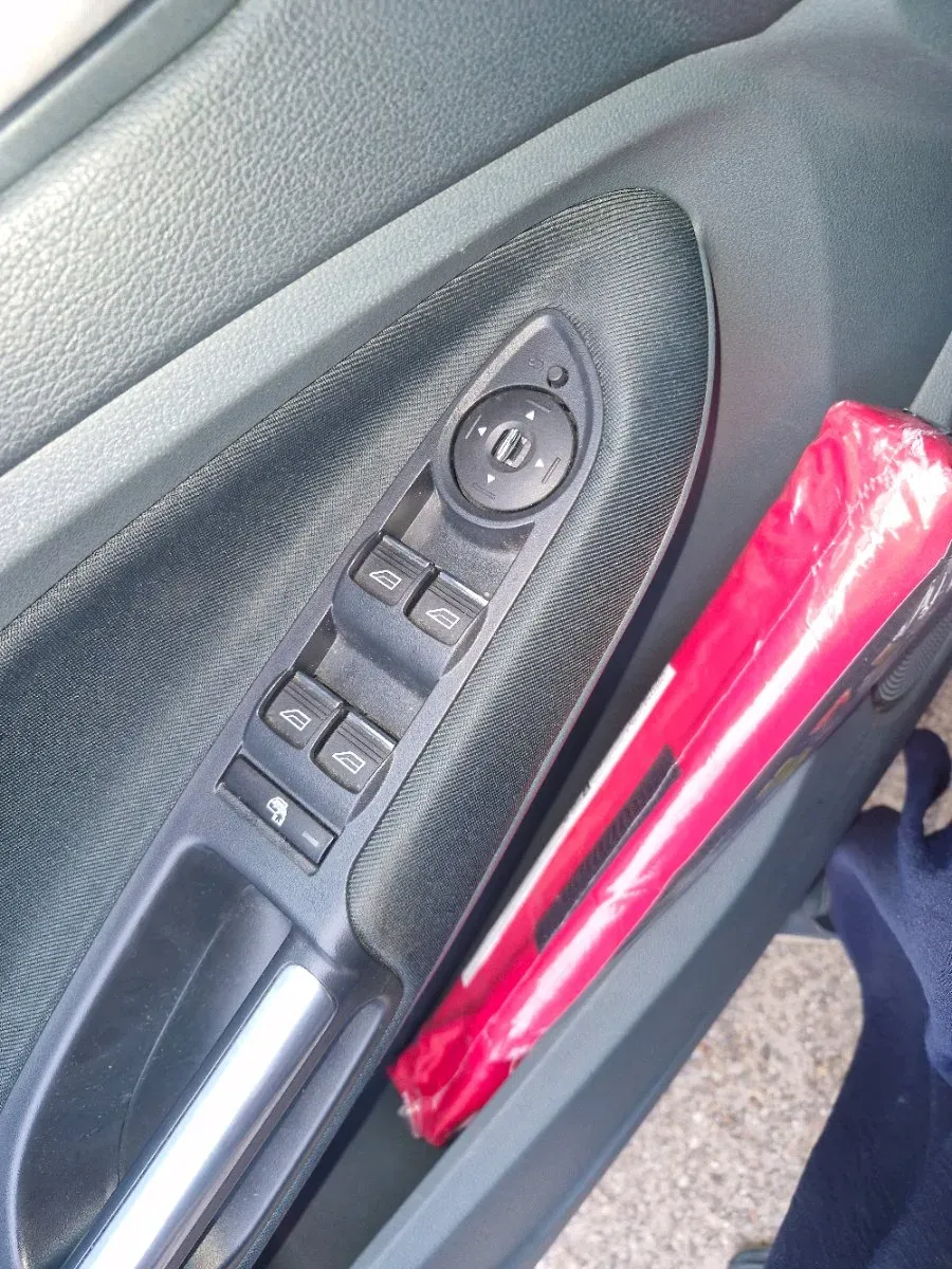 Ford C-Max 2011 photo 2