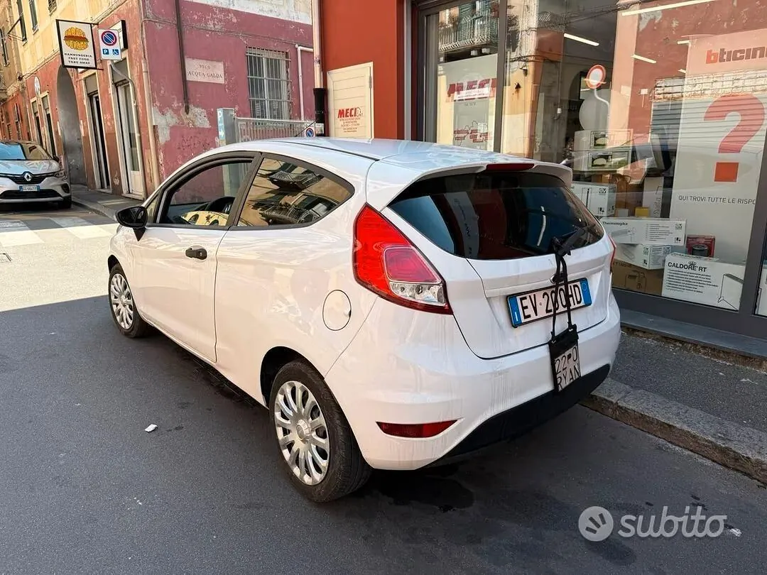 Ford Fiesta 2014 photo 4