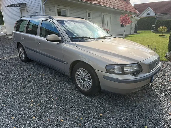 Volvo V70 2002 photo 2