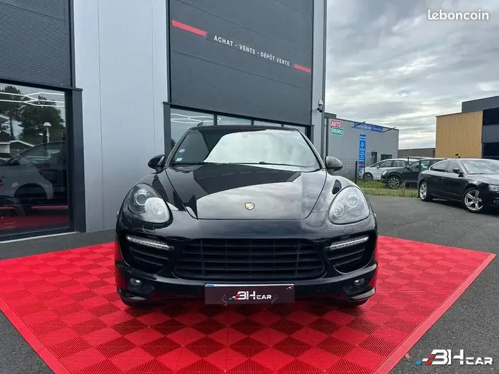 Porsche Cayenne 2012 photo 2