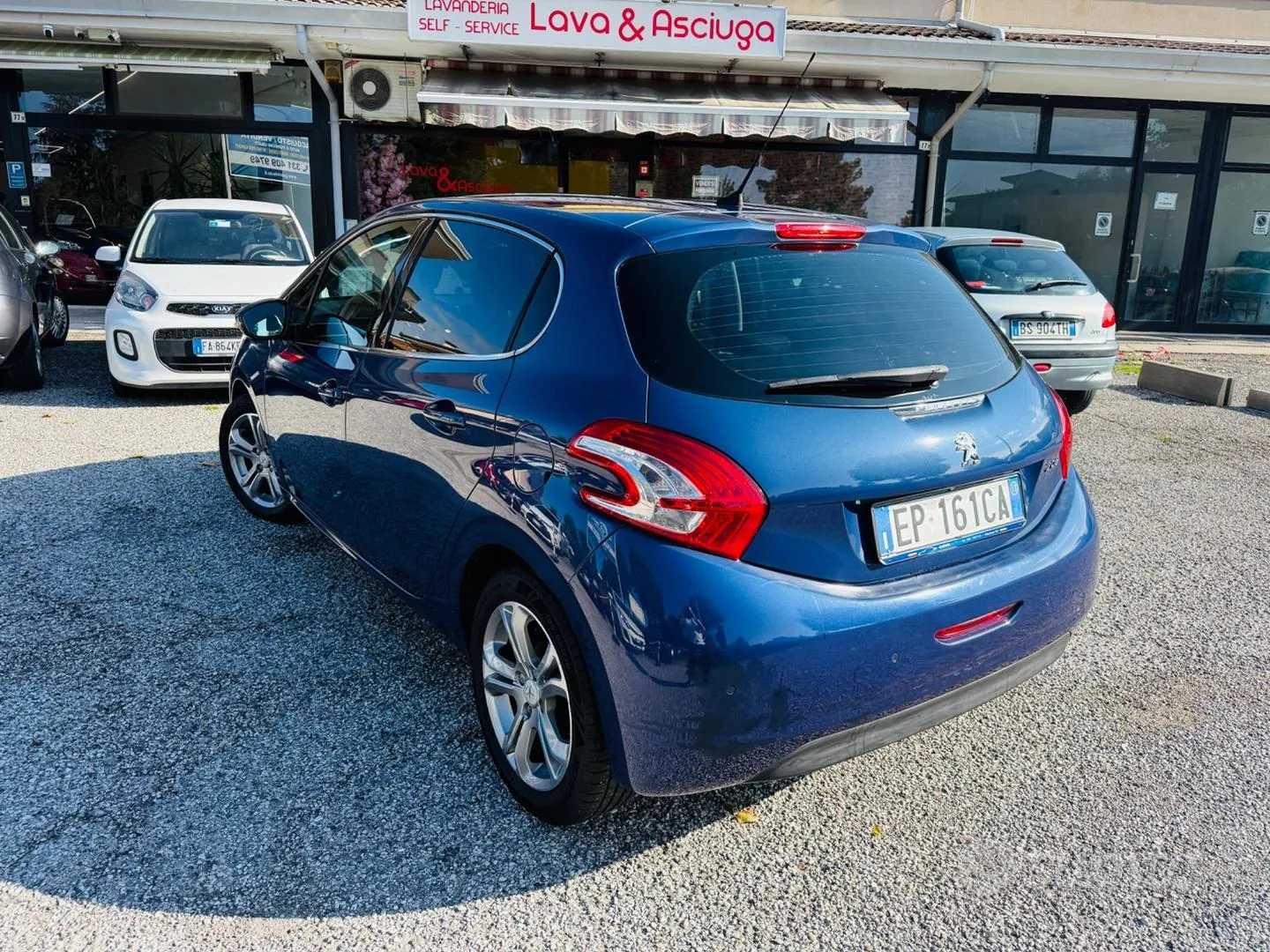 Peugeot 208 Allure 2013 photo 5