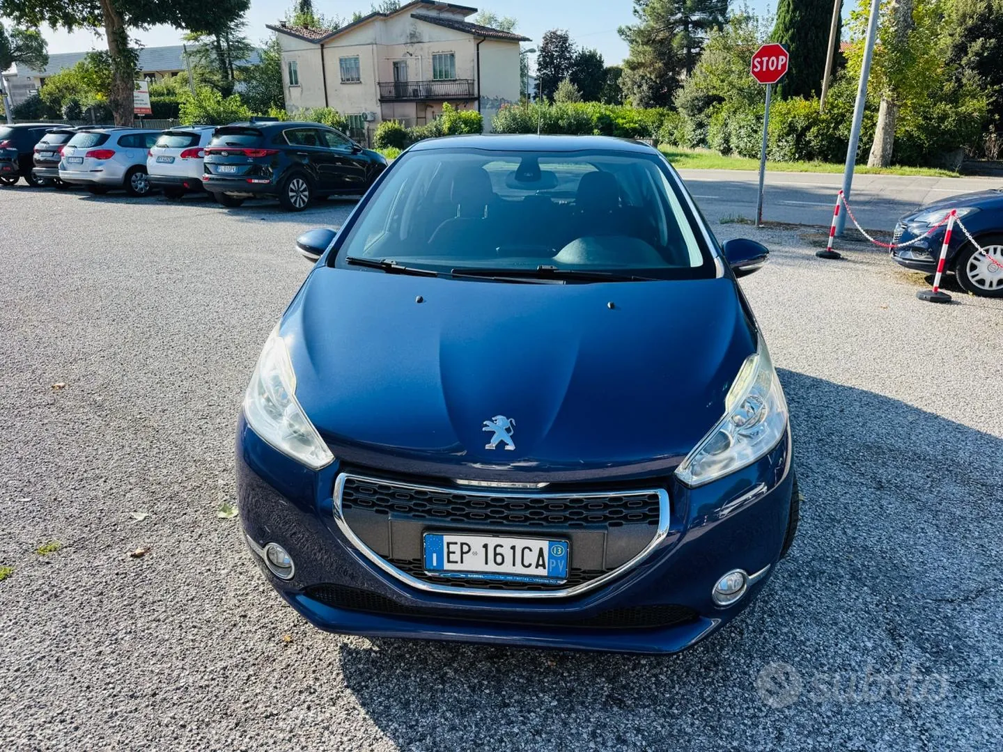 Peugeot 208 Allure 2013 photo 2
