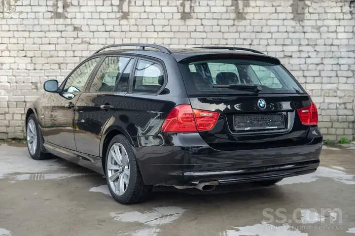 BMW 316I 2010 photo 4