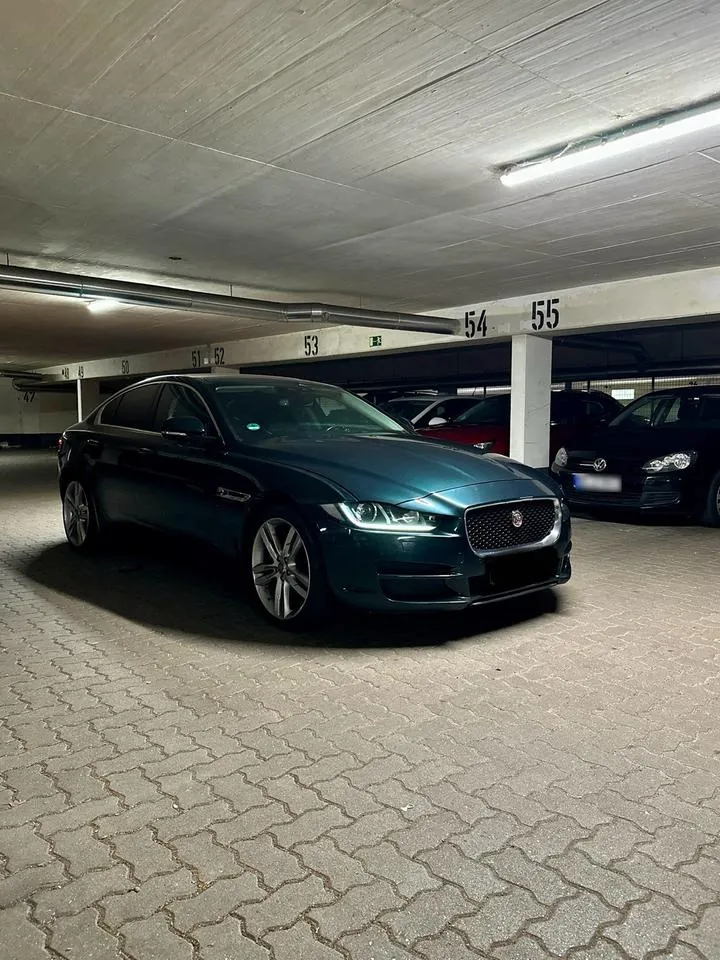 Jaguar Xe