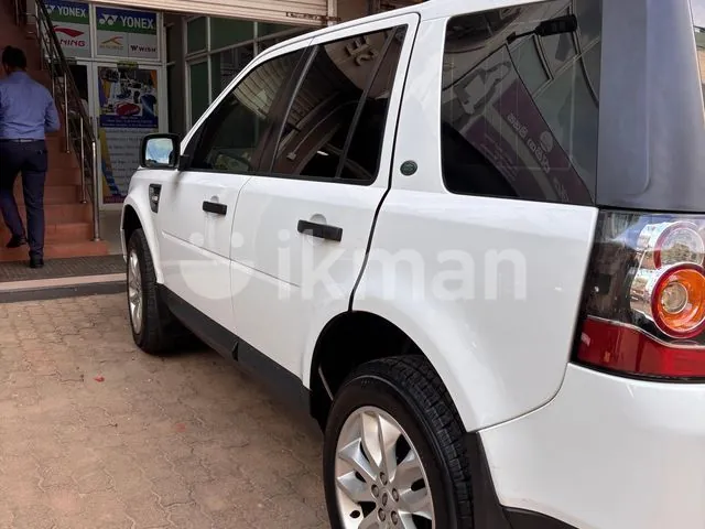 Land Rover Freelander 2013 photo 3