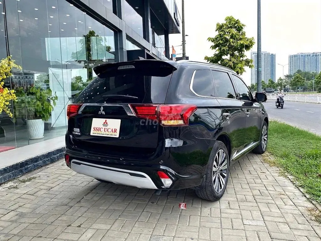 Mitsubishi Outlander 2023 photo 4