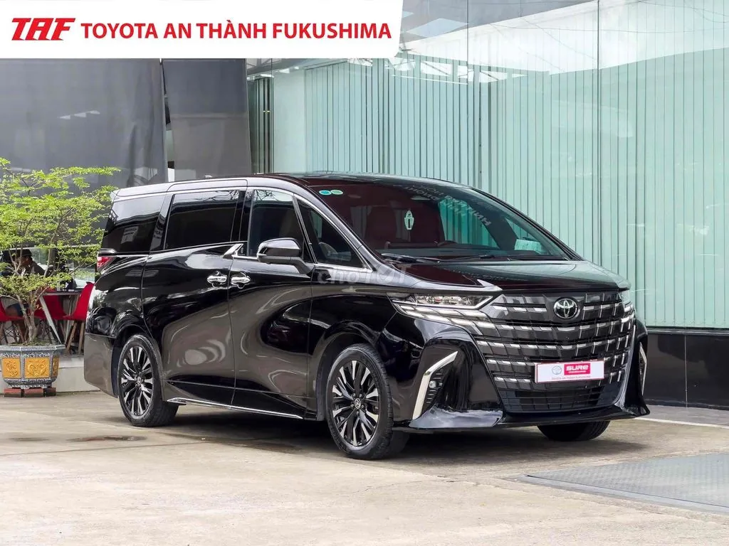 Toyota Alphard 2024 photo 2