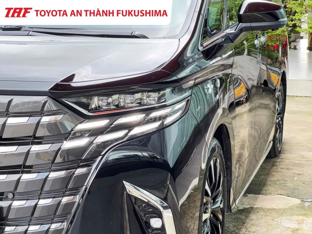 Toyota Alphard 2024 photo 4