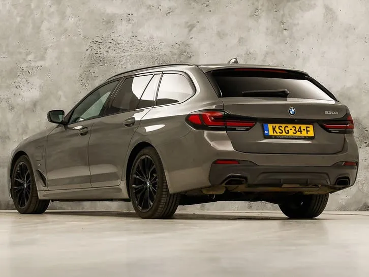 BMW 5 Series 2021 photo 3