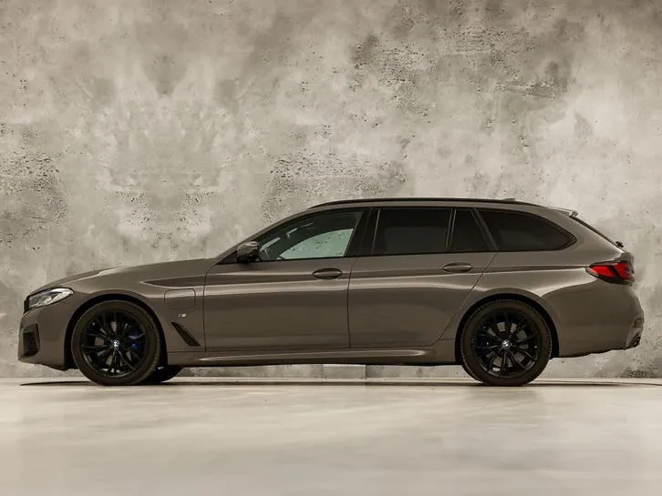BMW 5 Series 2021 photo 2