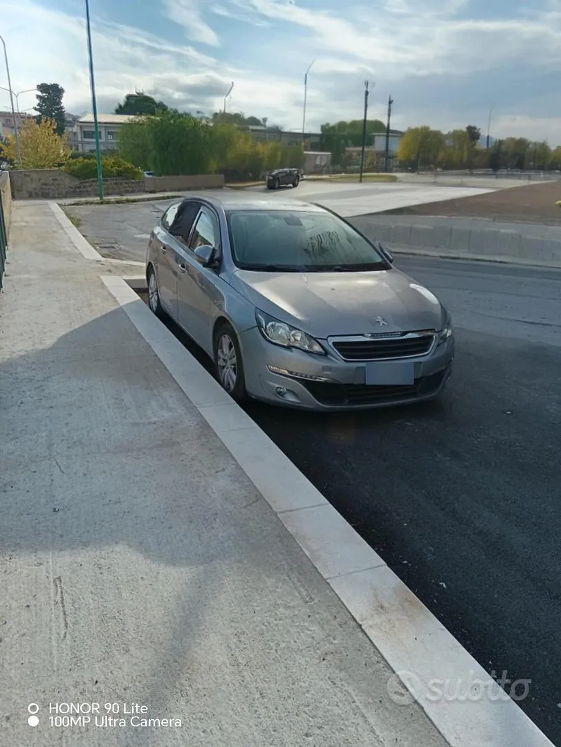 Peugeot 308 2015 photo 3