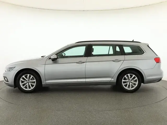 Volkswagen Passat Variant 2020 photo 2