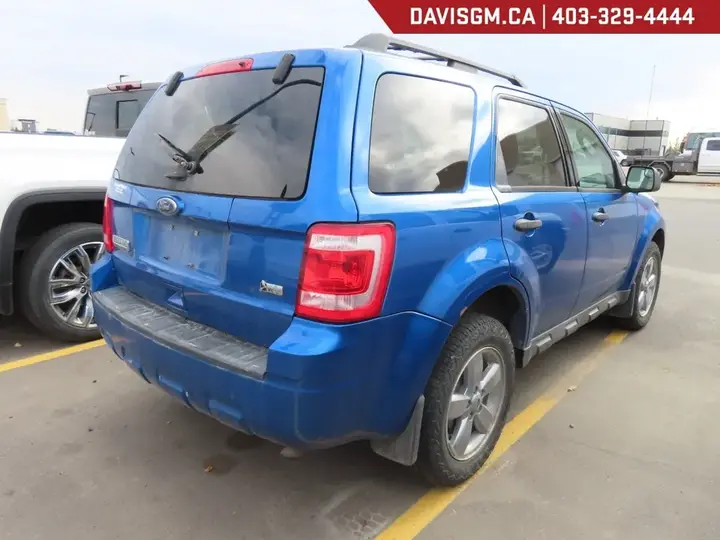 Ford Escape 2011 photo 4
