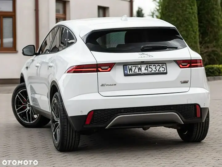 Jaguar E-Pace 2019 photo 2