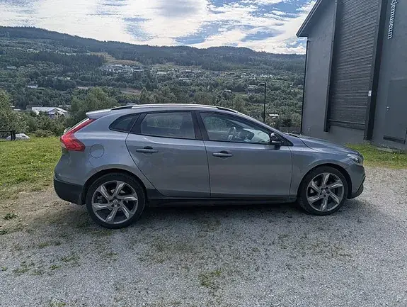 Volvo V40 Cross Country 2016 photo 3