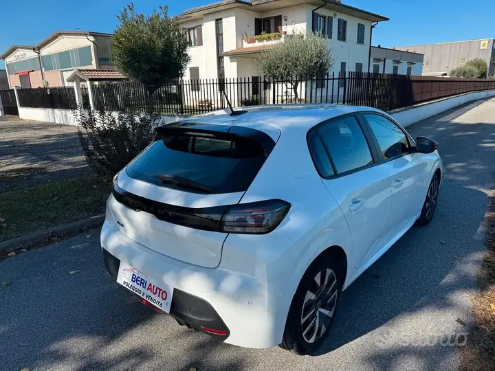 Peugeot 208 2024 photo 4