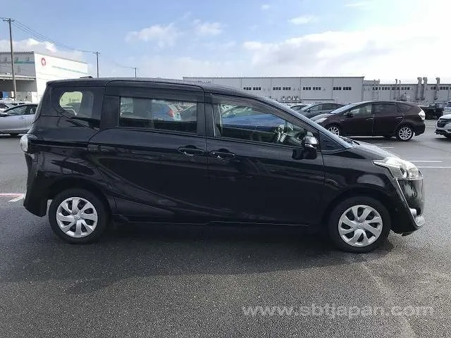Toyota Sienta 2016 photo 5