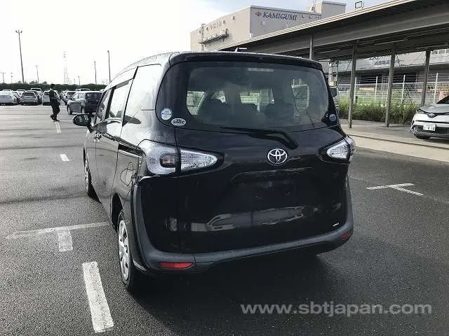 Toyota Sienta 2016 photo 3