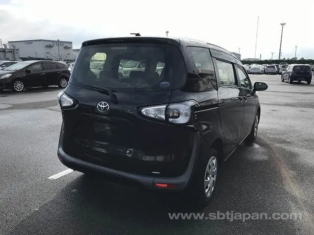 Toyota Sienta 2016 photo 4