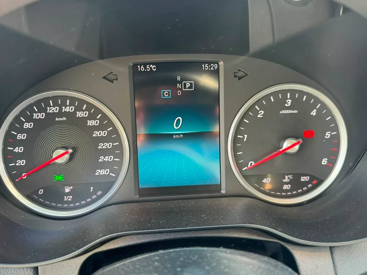 Mercedes-Benz C-Class 2019 photo 3