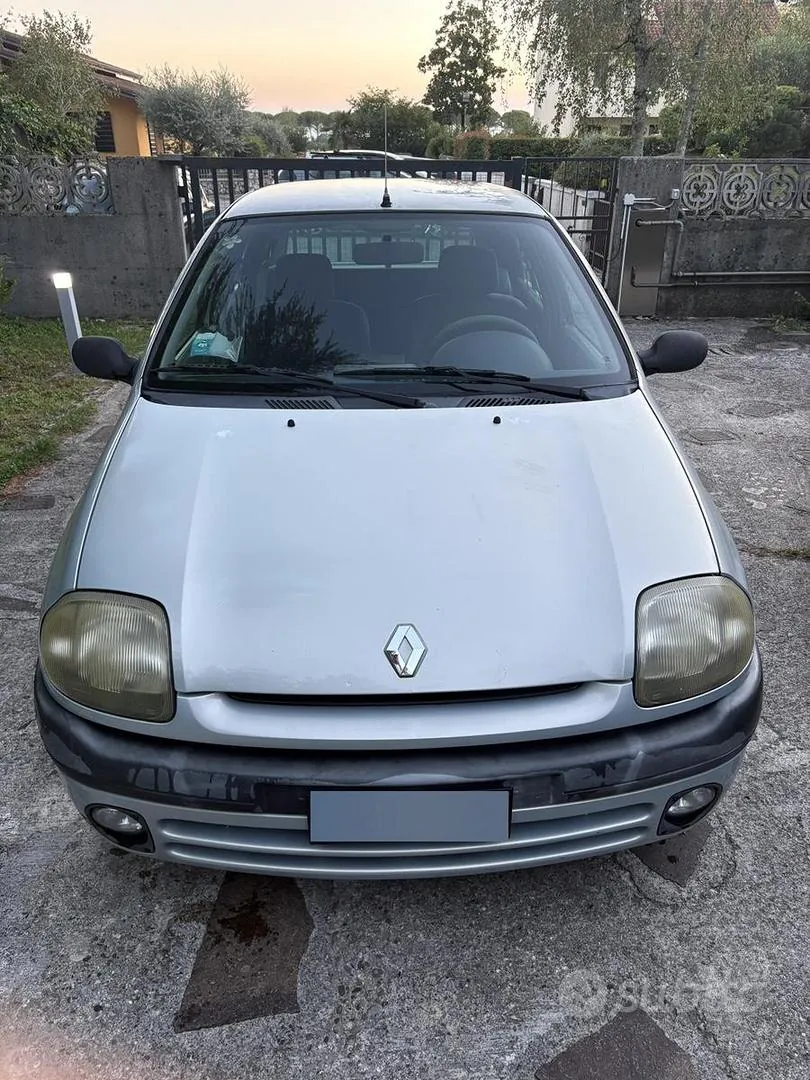 Renault Clio 2000 photo 3