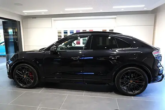 Porsche Macan Gts 2026 photo 2