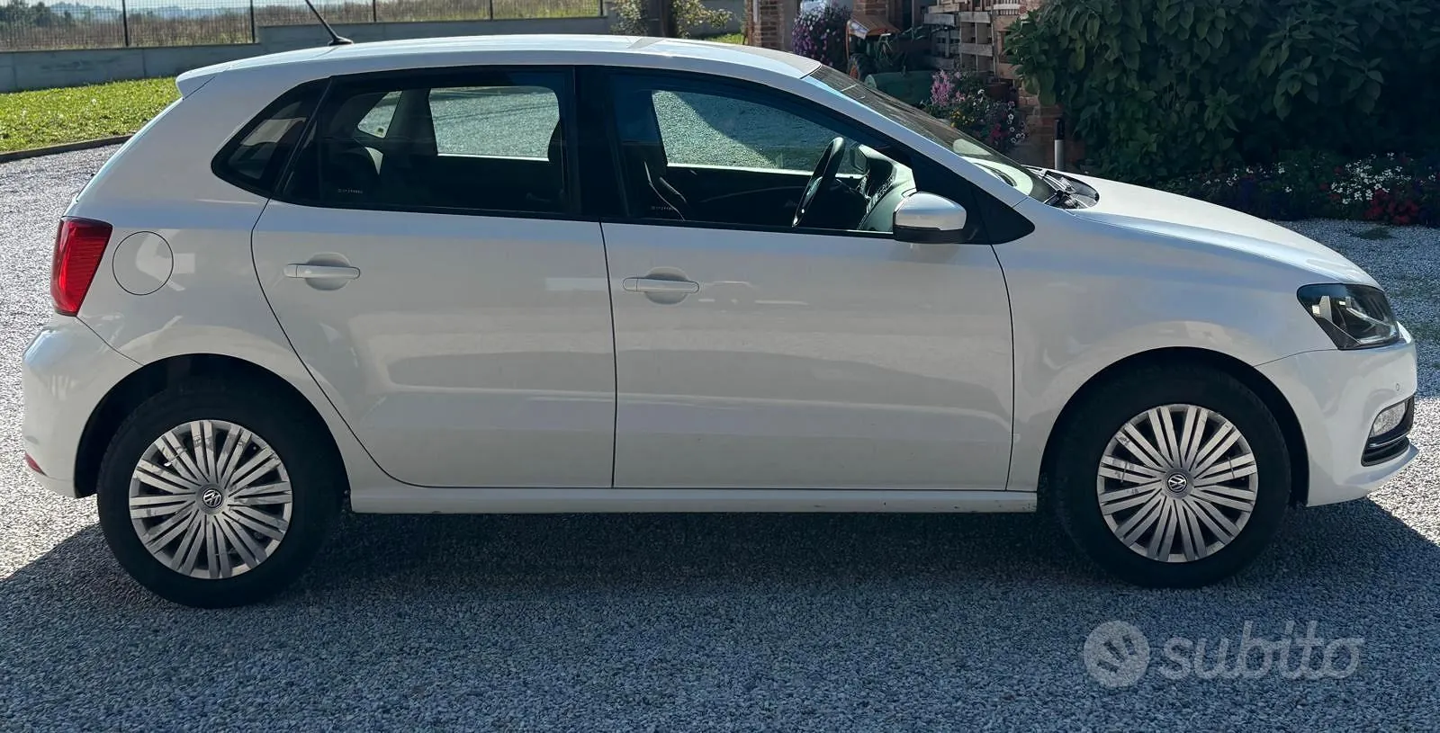 Volkswagen Polo 2016 photo 2