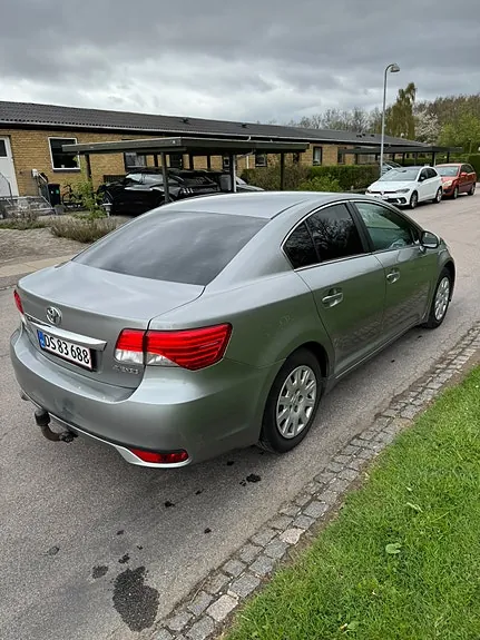 Toyota Avensis 2013 photo 4