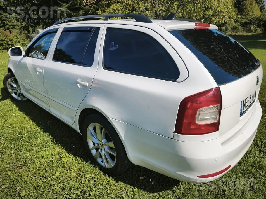 Skoda Octavia 2011 photo 5