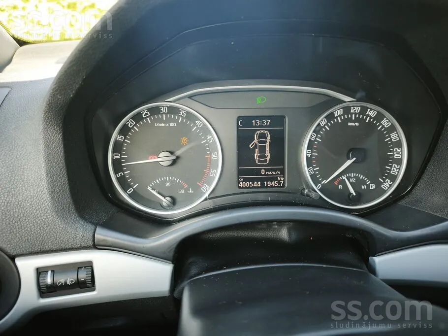 Skoda Octavia 2011 photo 2