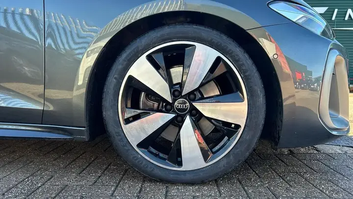 Audi A5 2025 photo 5