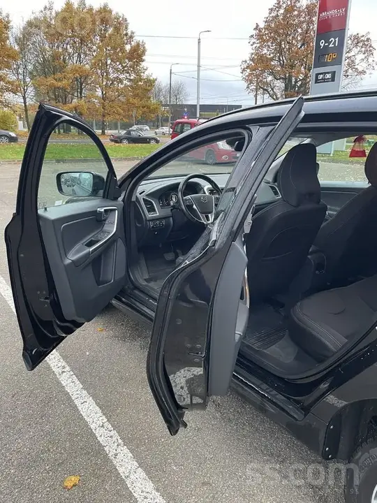 Volvo Xc60 2017 photo 5
