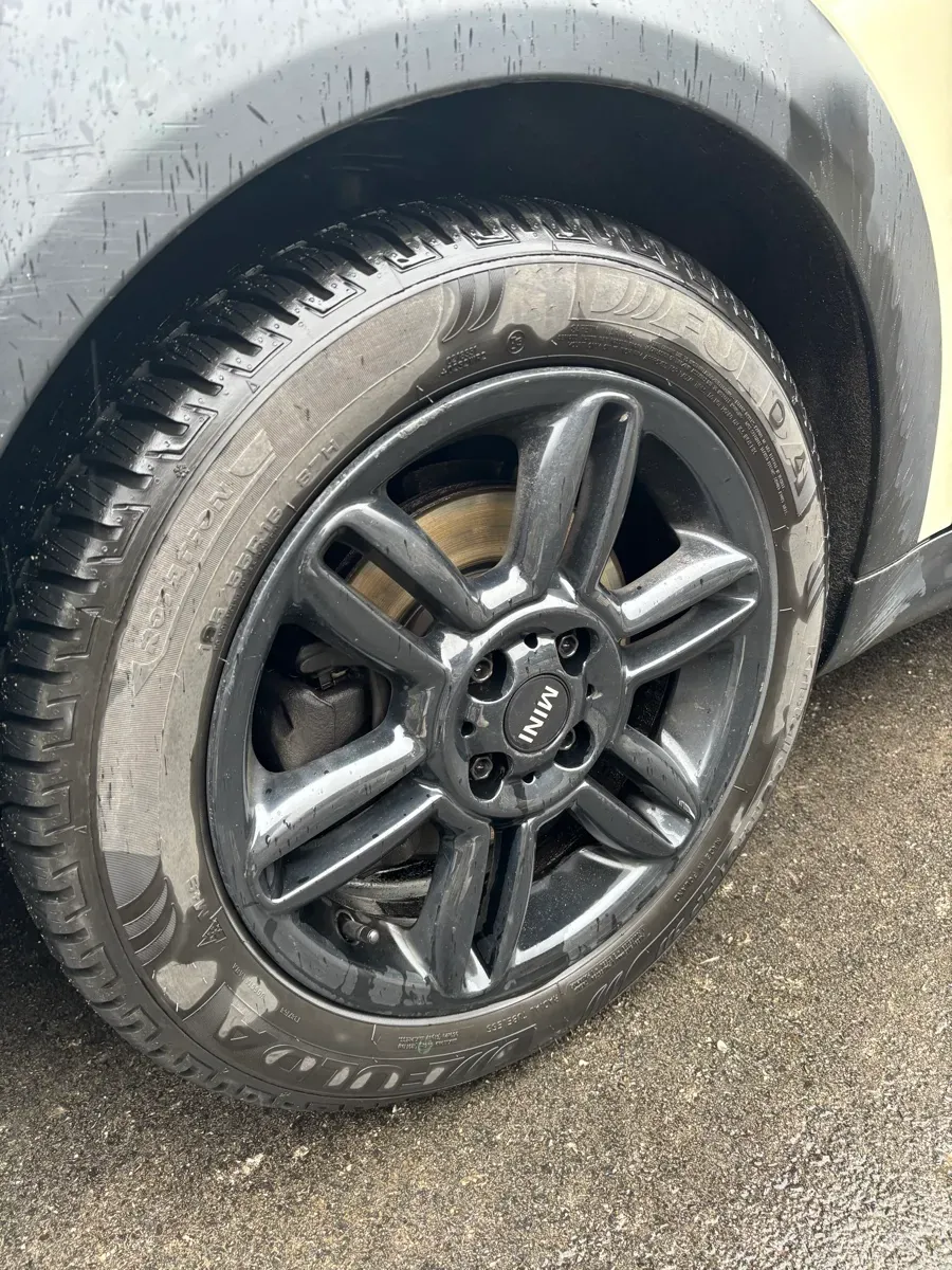 Mini Cabrio 2012 photo 3