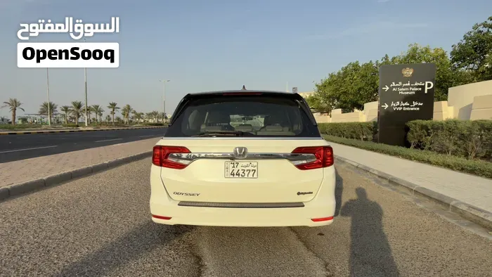 Honda Odyssey 2019 photo 2