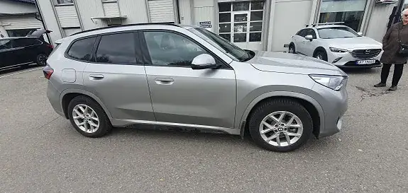 BMW Ix1 2025 photo 4