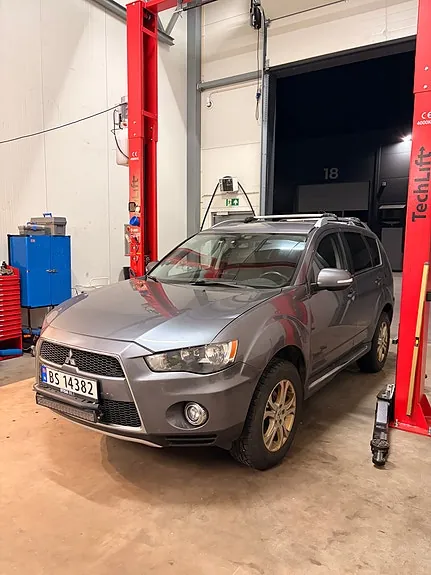 Mitsubishi Outlander 2010 photo 3