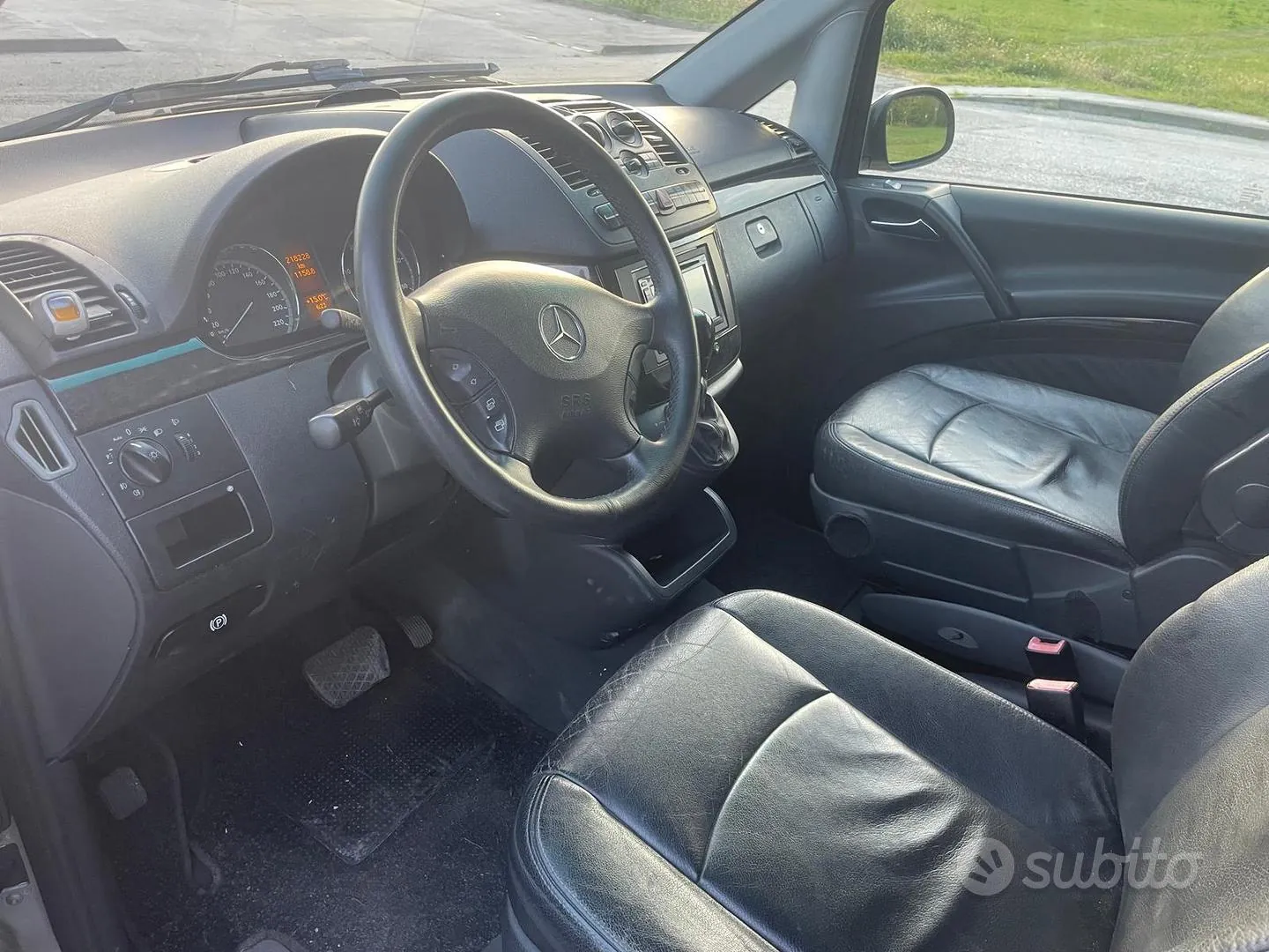 Mercedes-Benz Viano 2010 photo 3
