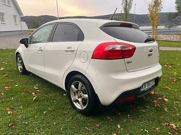 Kia Rio 2013 photo 5