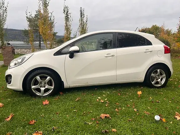 Kia Rio 2013 photo 4