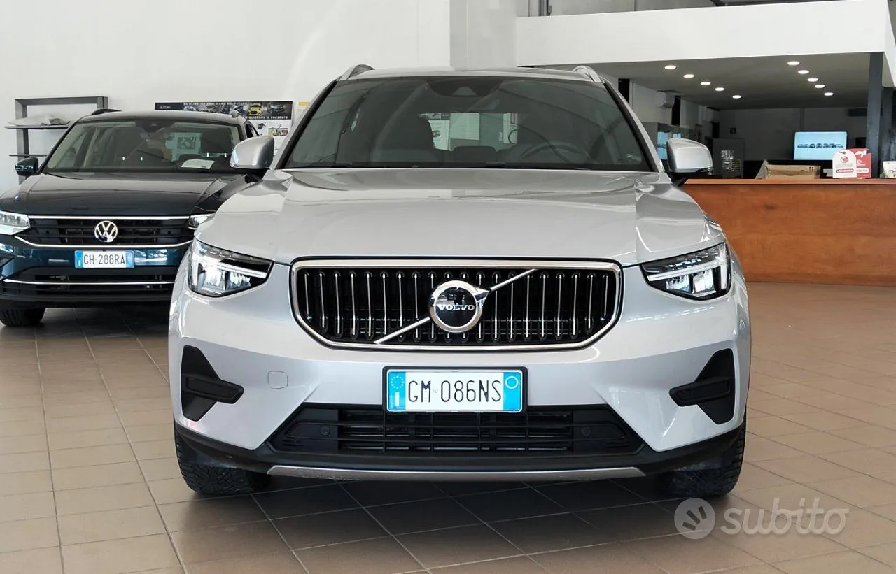 Volvo Xc40 2023 photo 2