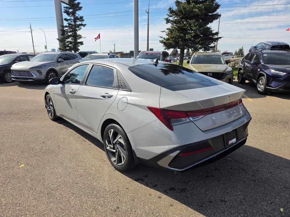 Hyundai Elantra 2024 photo 5