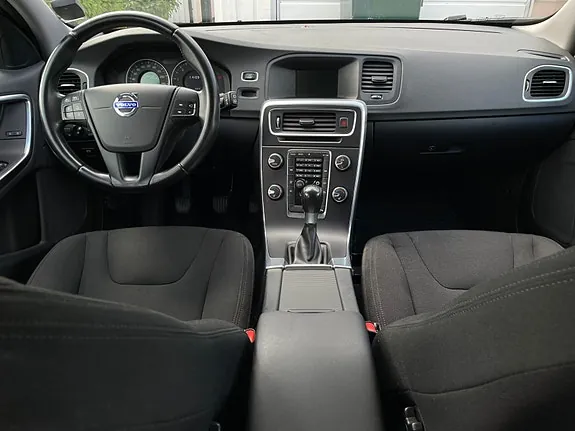 Volvo V60 2013 photo 4