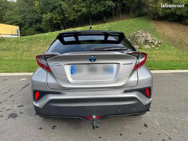 Toyota C-Hr 2017 photo 2