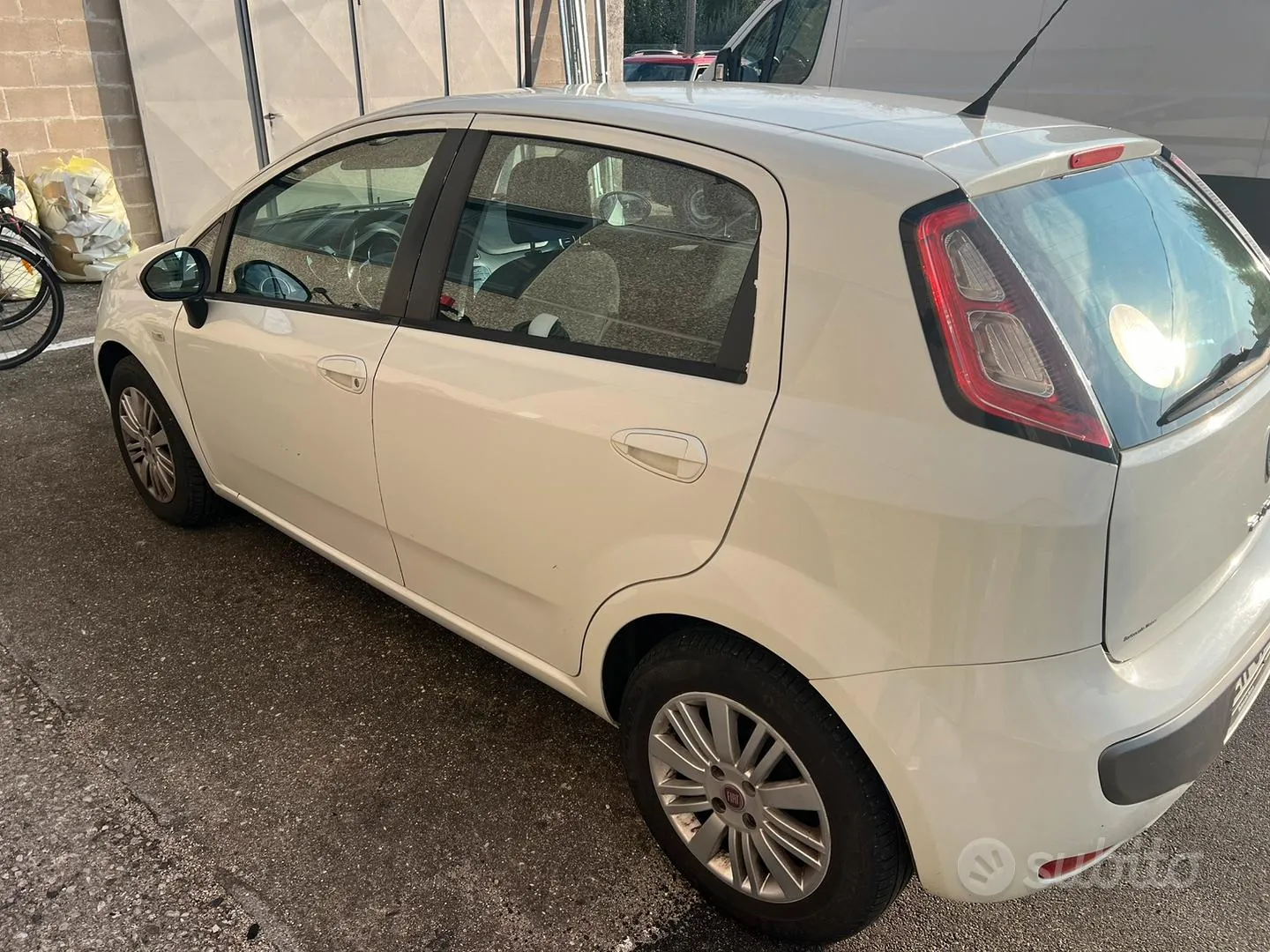 Fiat Punto Evo 2012 photo 3
