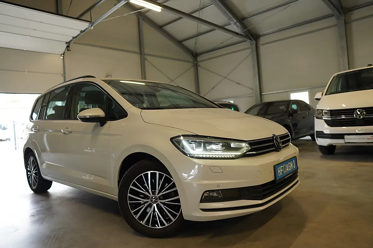 Volkswagen Touran 2021 photo 3
