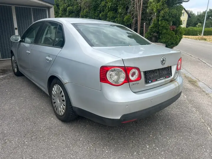 Volkswagen Jetta 2009 photo 3