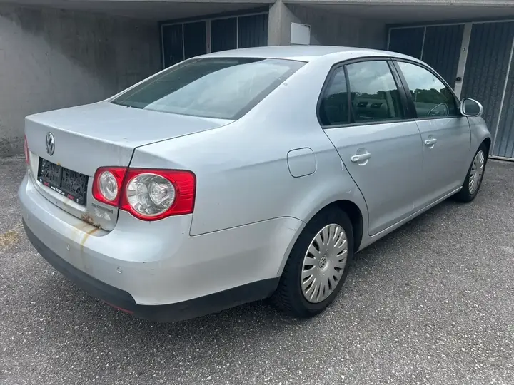 Volkswagen Jetta 2009 photo 2