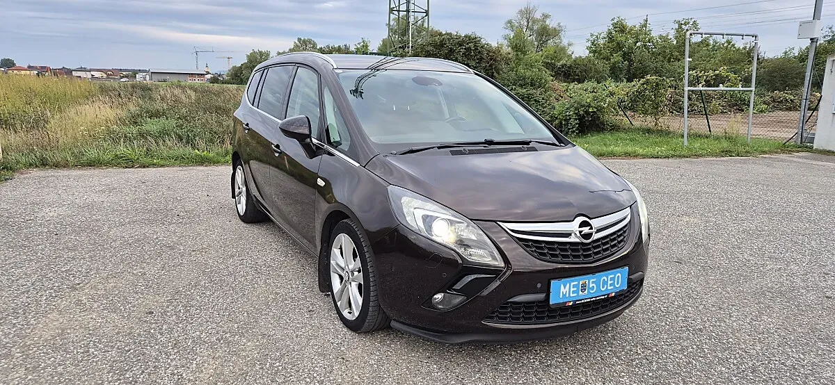 Opel Zafira Tourer 2012 photo 2