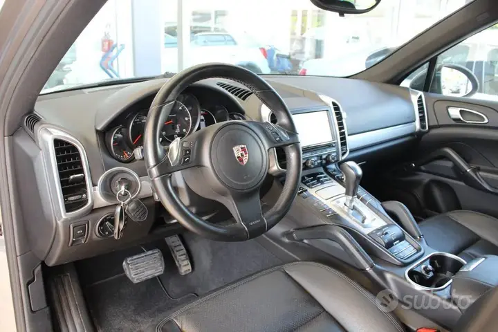 Porsche Cayenne 2011 photo 3